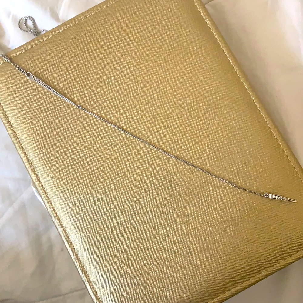 Kendra Scott drop necklace
